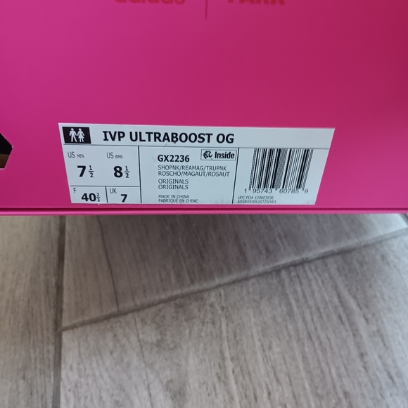 IVP ULTRABOOST OG - Picture 2 of 5
